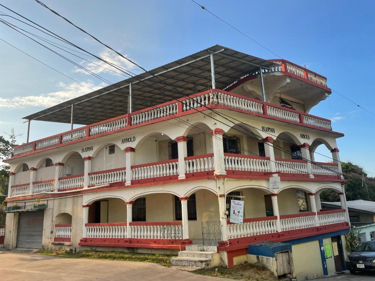 Arnold'S Guest House Сан Игнасио Екстериор снимка