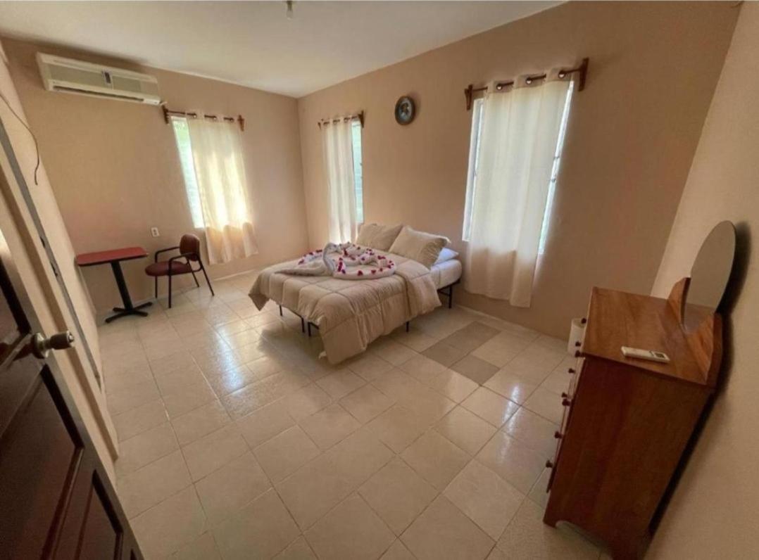 Arnold'S Guest House Сан Игнасио Екстериор снимка