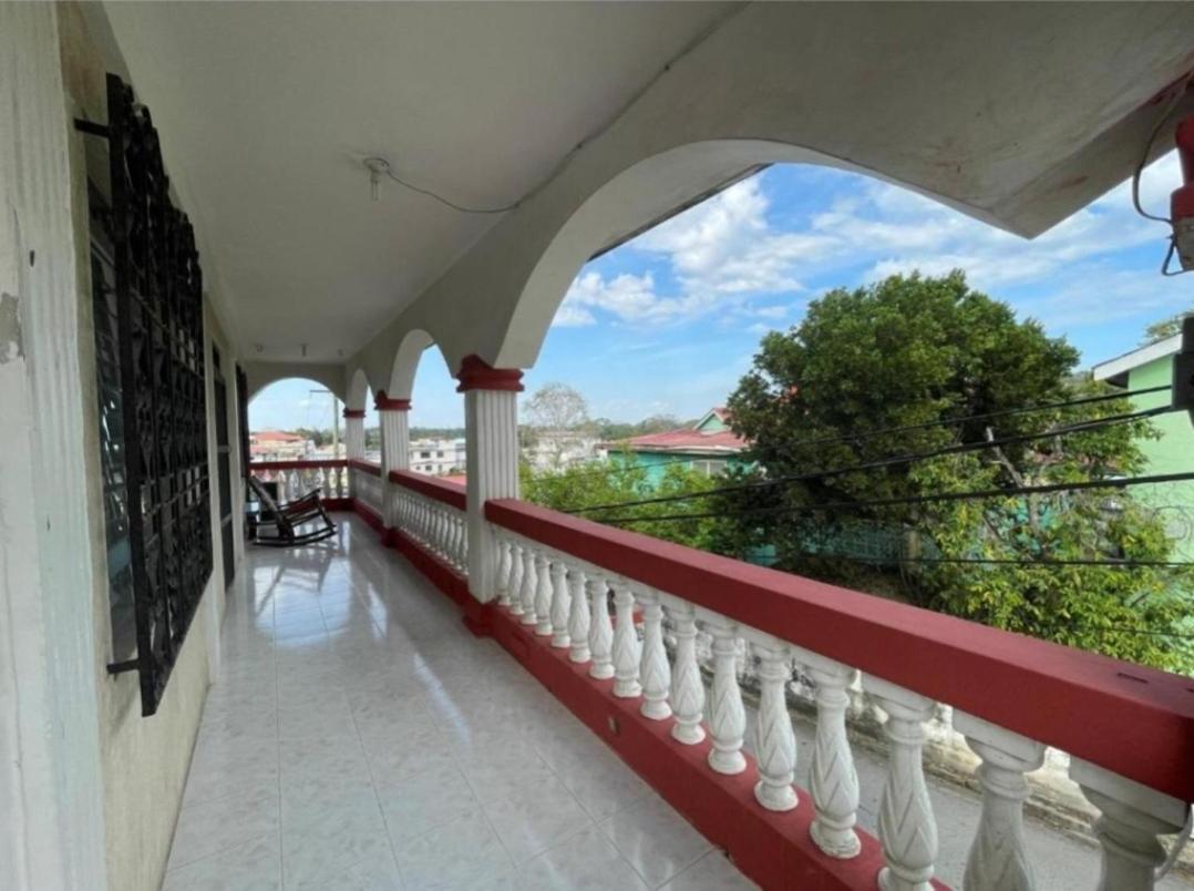 Arnold'S Guest House Сан Игнасио Екстериор снимка